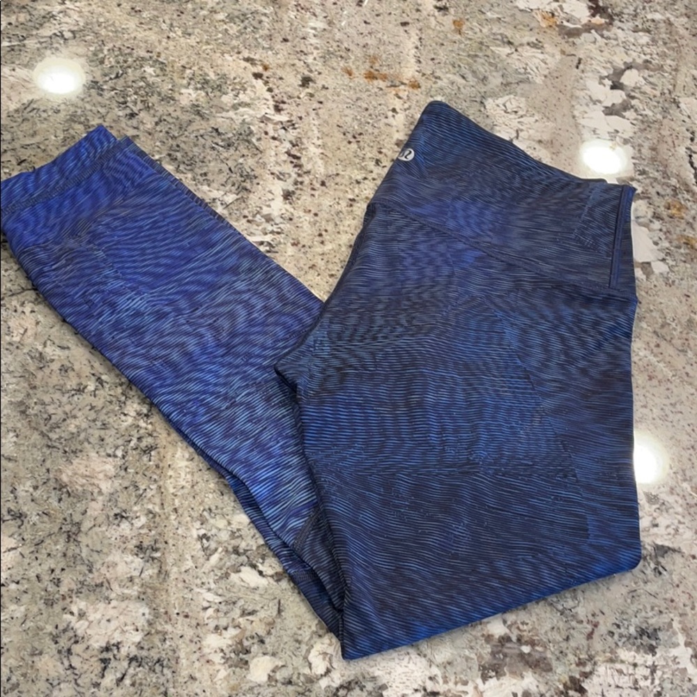 Blue wunder under lululemon crops